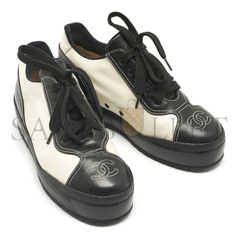 CHANEL CHANEL BLACK LEATHER CC PLATFORM SNEAKERS